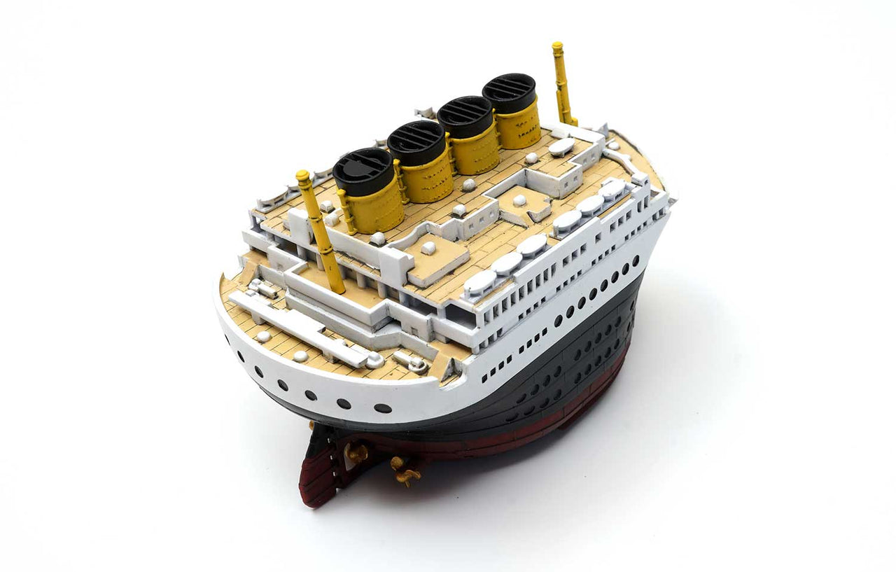 MENG MOE-001 ROYAL MAIL SHIP TITANIC TOON MODEL