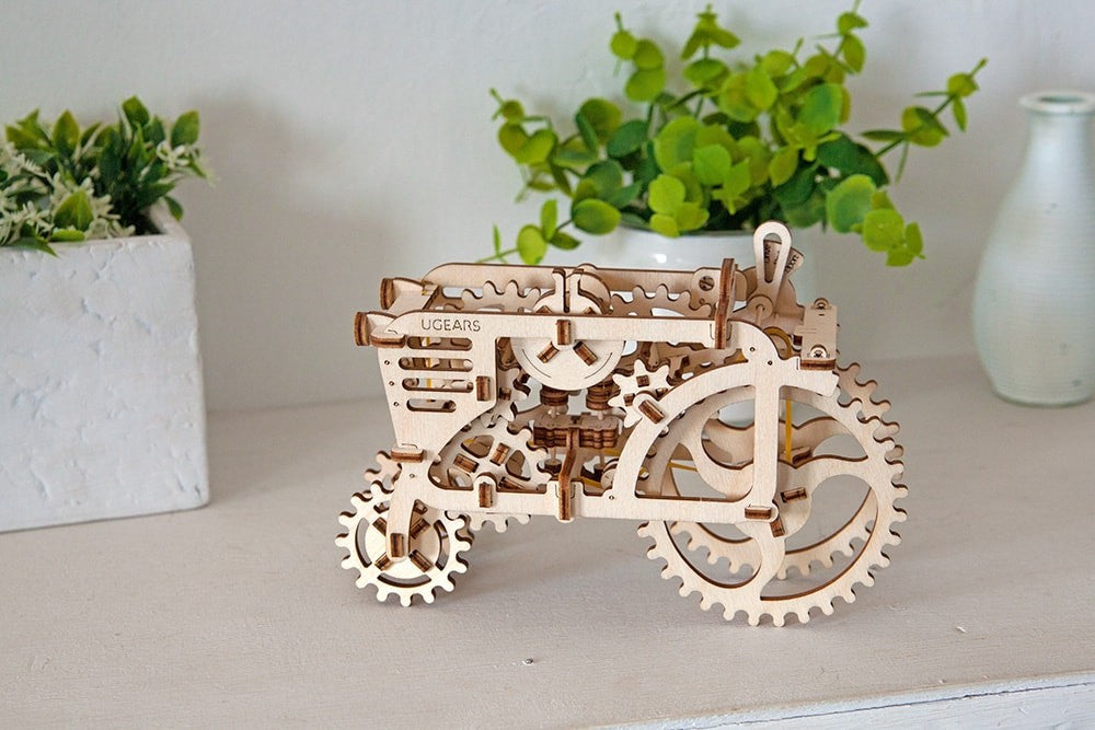 UGears Tractor - 97 pieces (Easy)