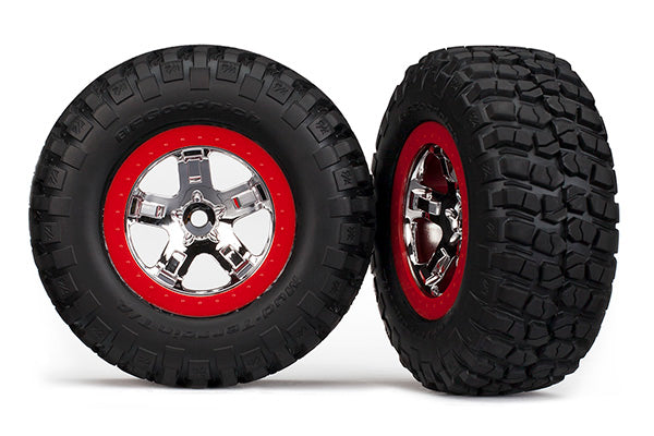 5867 Llantas y ruedas, ensambladas, pegadas (cromado SCT, ruedas estilo beadlock rojas, llantas BFGoodrich® Mud-Terrain™ T/A® KM2, inserciones de espuma) (2)(4WD delantera/trasera, 2WD trasera únicamente)