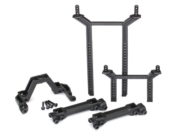 8215 Traxxas Soportes y postes para carrocería, delanteros y traseros (juego completo)